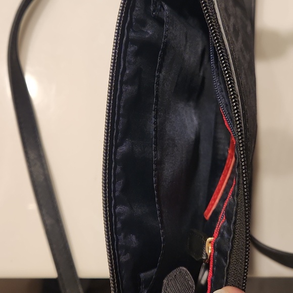 Tommy Hilfiger Small Black Purse/Crossbody - Picture 15 of 15